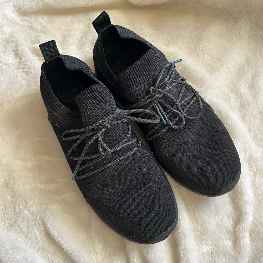 Vessi cityscape classic black lace up sneakers men's 9